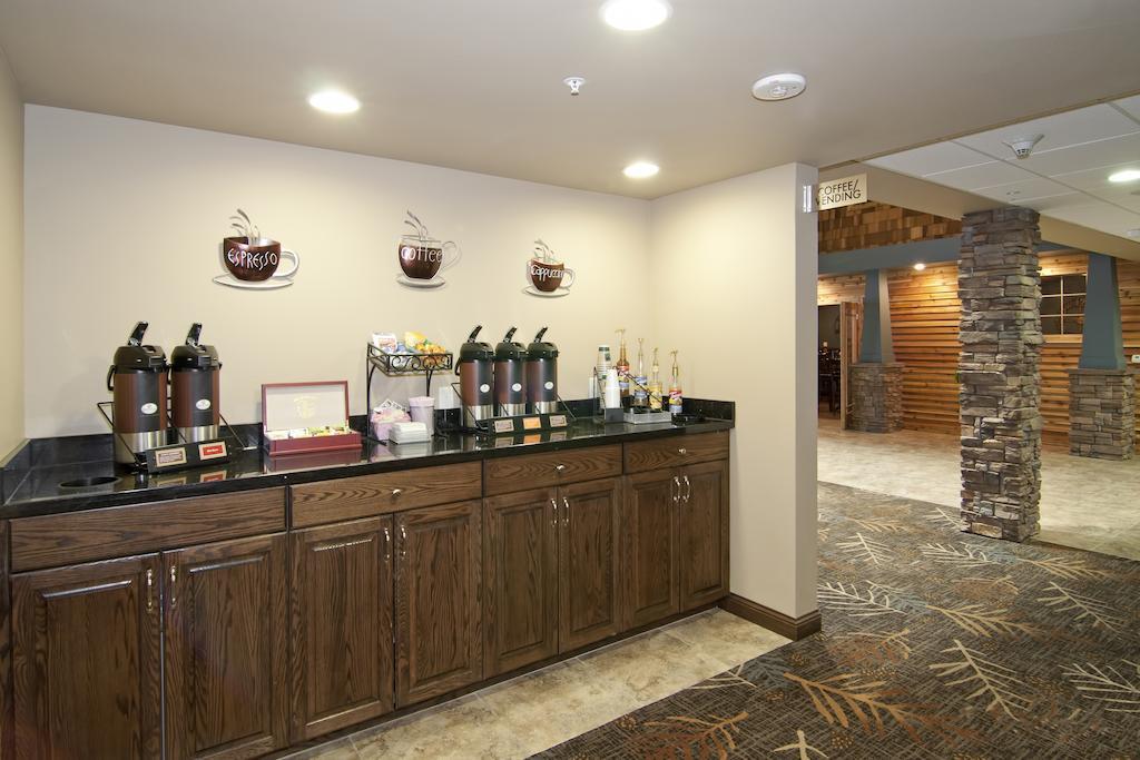 Hotel The Watford Watford City Zewnętrze zdjęcie